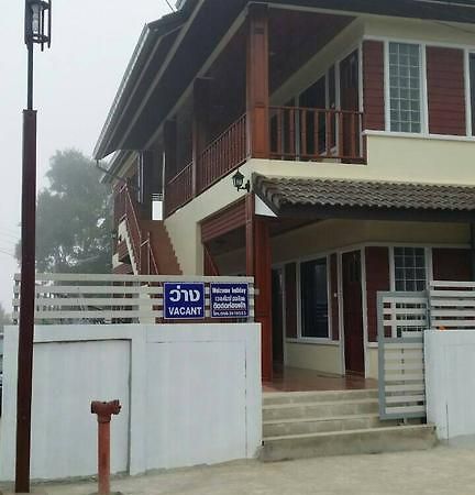 Welcome Holiday Hotel Chiang Khan Exterior photo