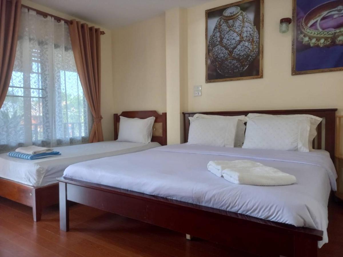 Welcome Holiday Hotel Chiang Khan Exterior photo