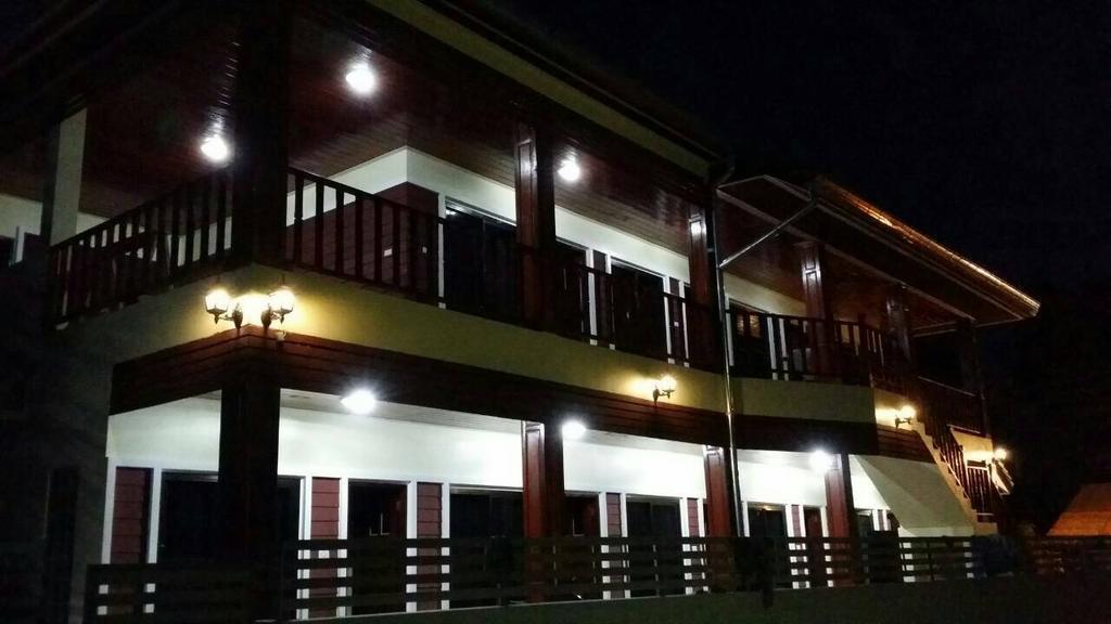 Welcome Holiday Hotel Chiang Khan Exterior photo